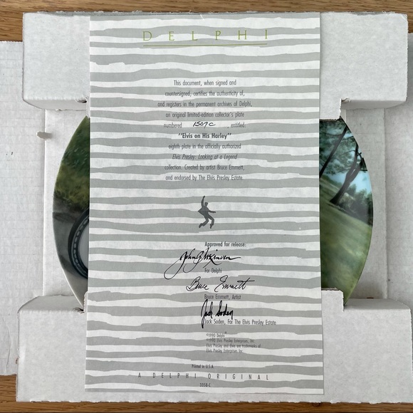 Lot of 4 Elvis Presley Delphi collector plates, Harley, Memphis flash, Hollywood - Picture 6 of 10